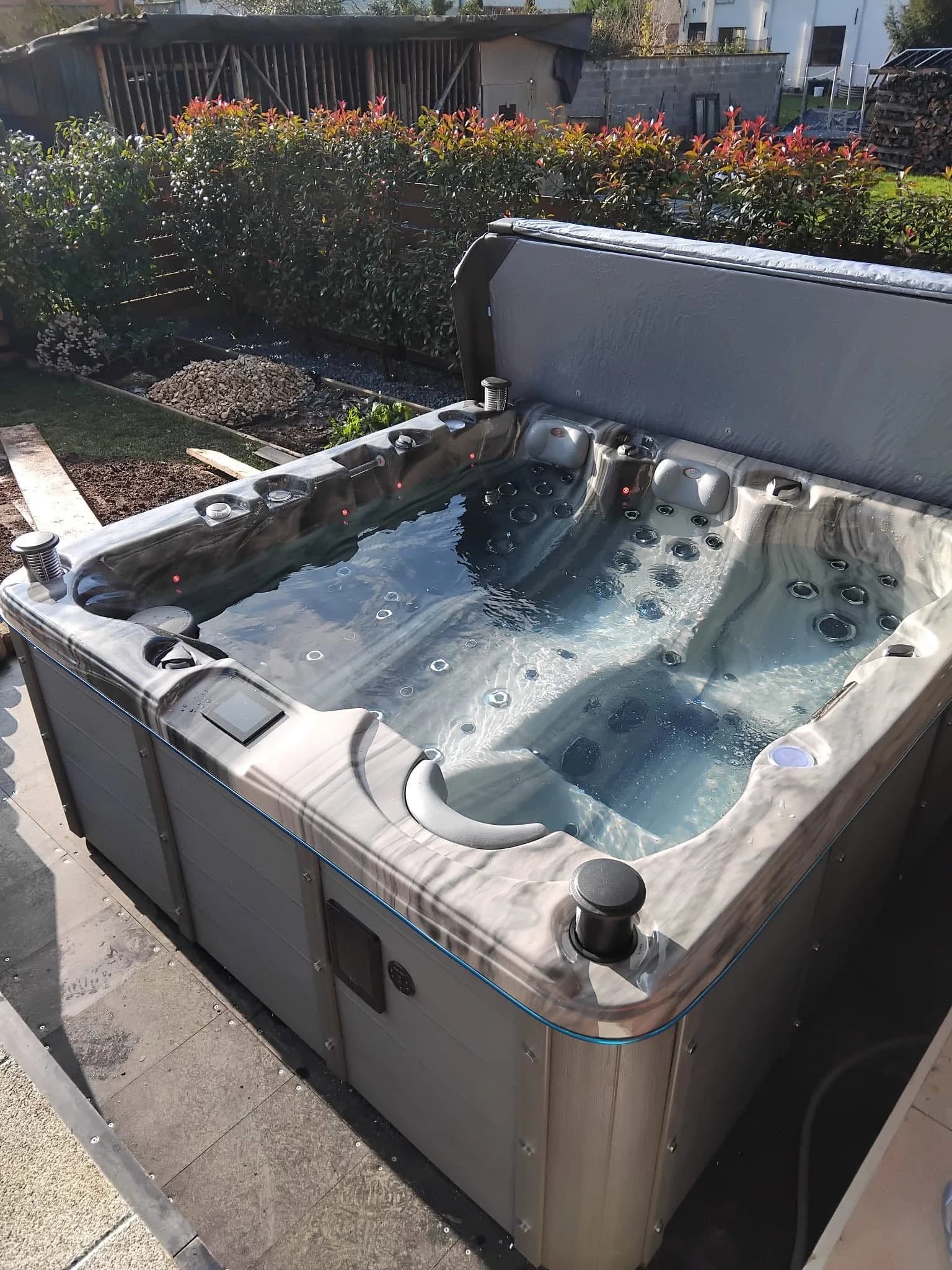 Spa Burlington installé à Niedermodern