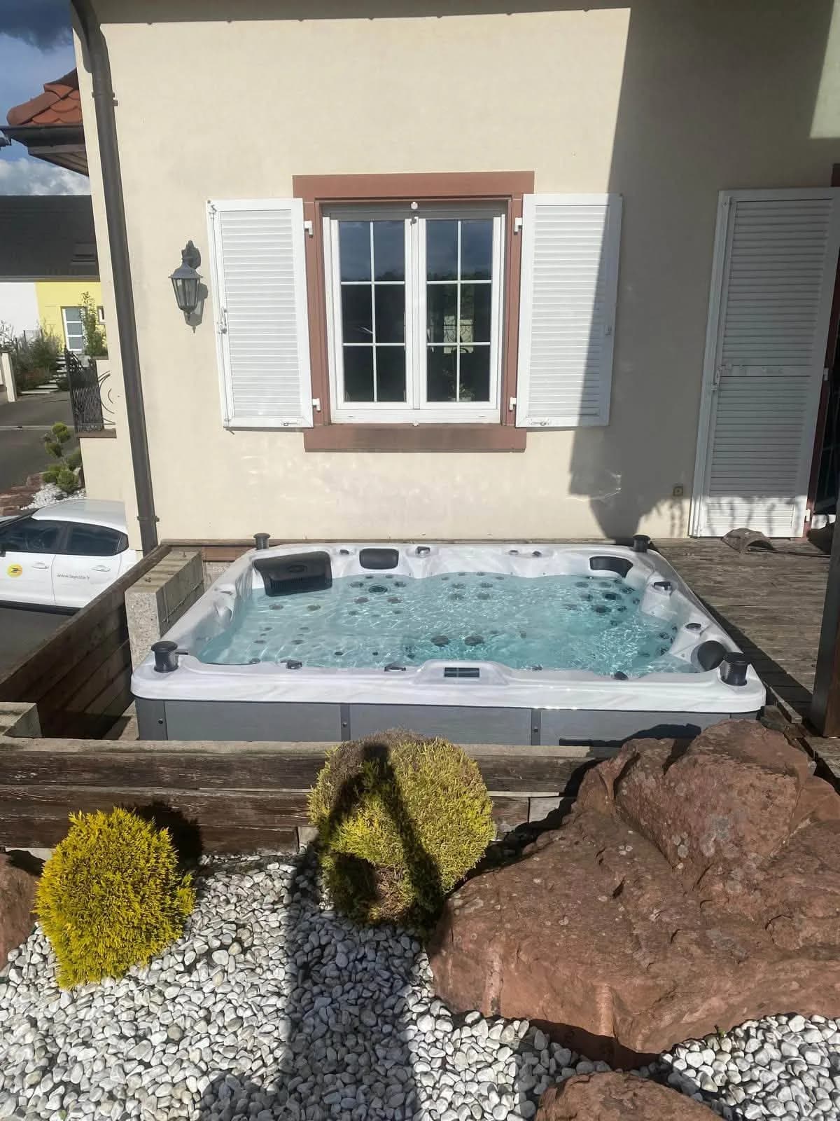 Spa Calgary installé à Aspach, autre vue du chantier