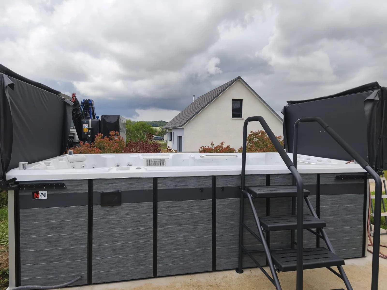 Spa Oxford installé à Joncherey, autre vue du chantier