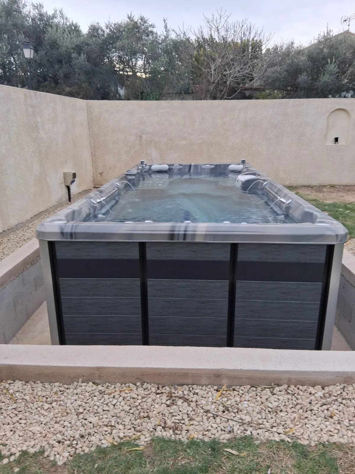 Spa Oxford installé à Vernegues, autre vue du chantier