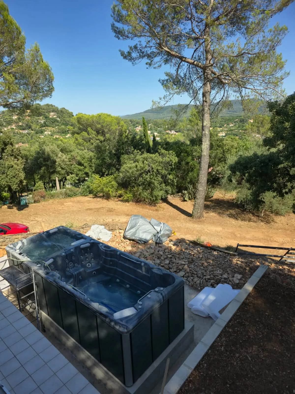 Spa Rizor installé à Garéoult, autre vue du chantier
