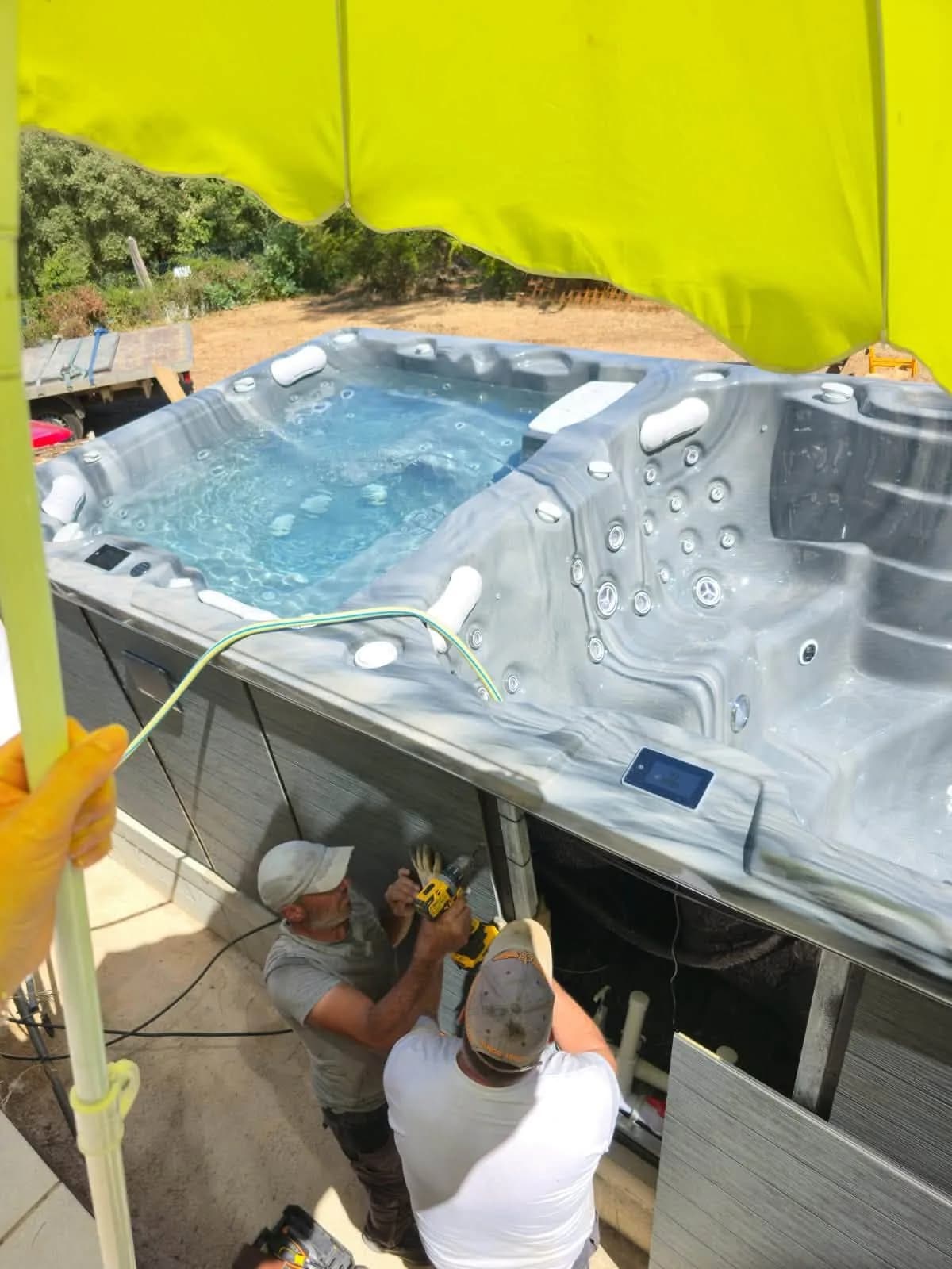 Spa Rizor installé à Garéoult, autre vue du chantier