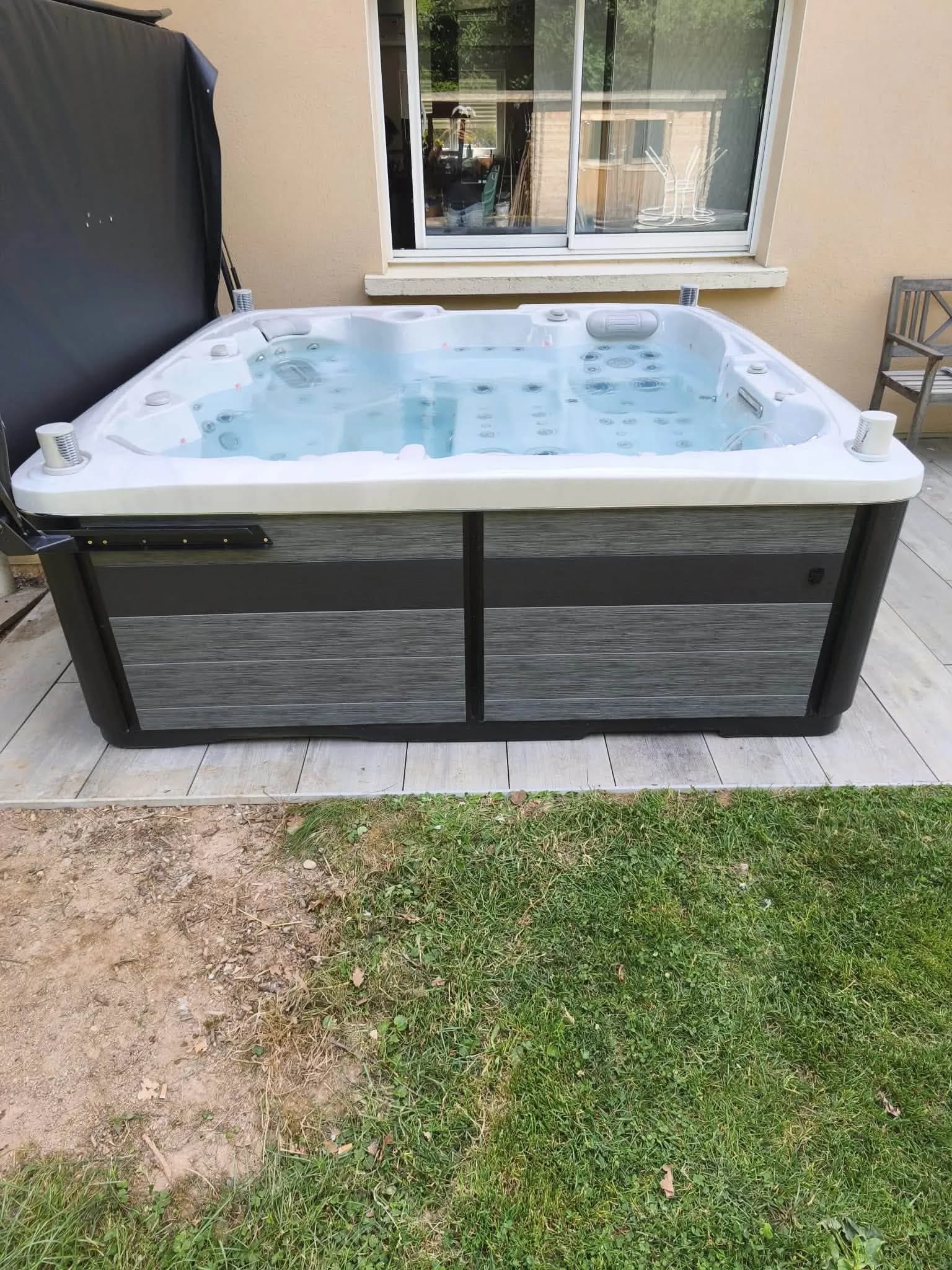 Spa Hølen installé à Saulcy-sur-Meurthe, autre vue du chantier