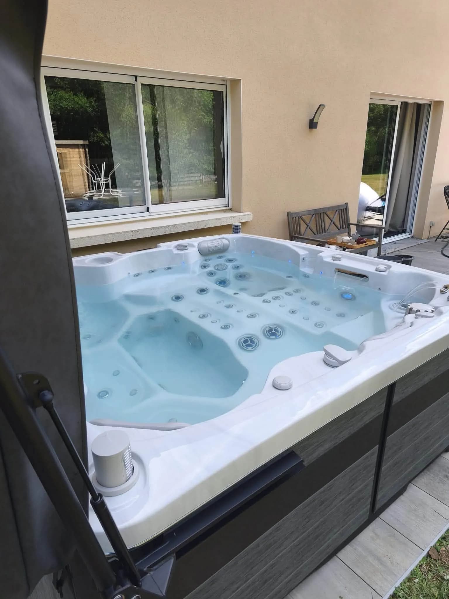 Spa Hølen installé à Saulcy-sur-Meurthe, autre vue du chantier