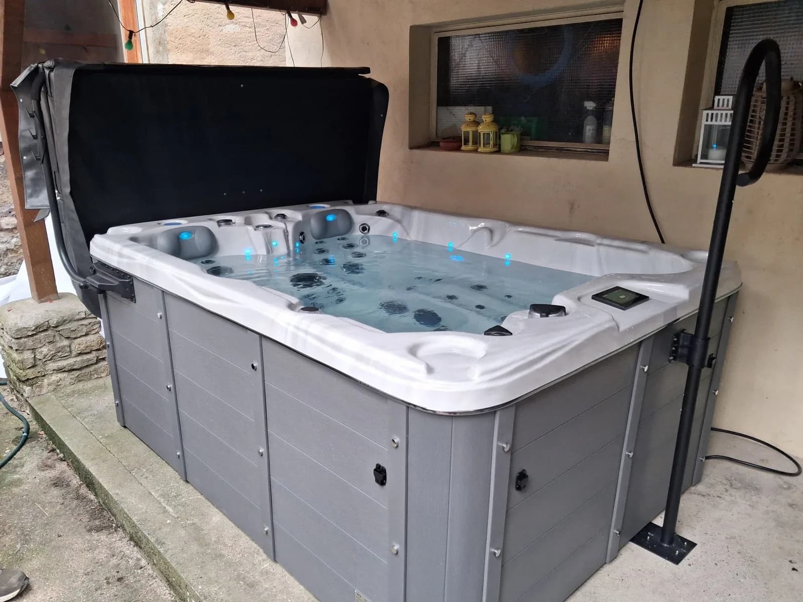 Spa Montana installé à Hoste, autre vue du chantier