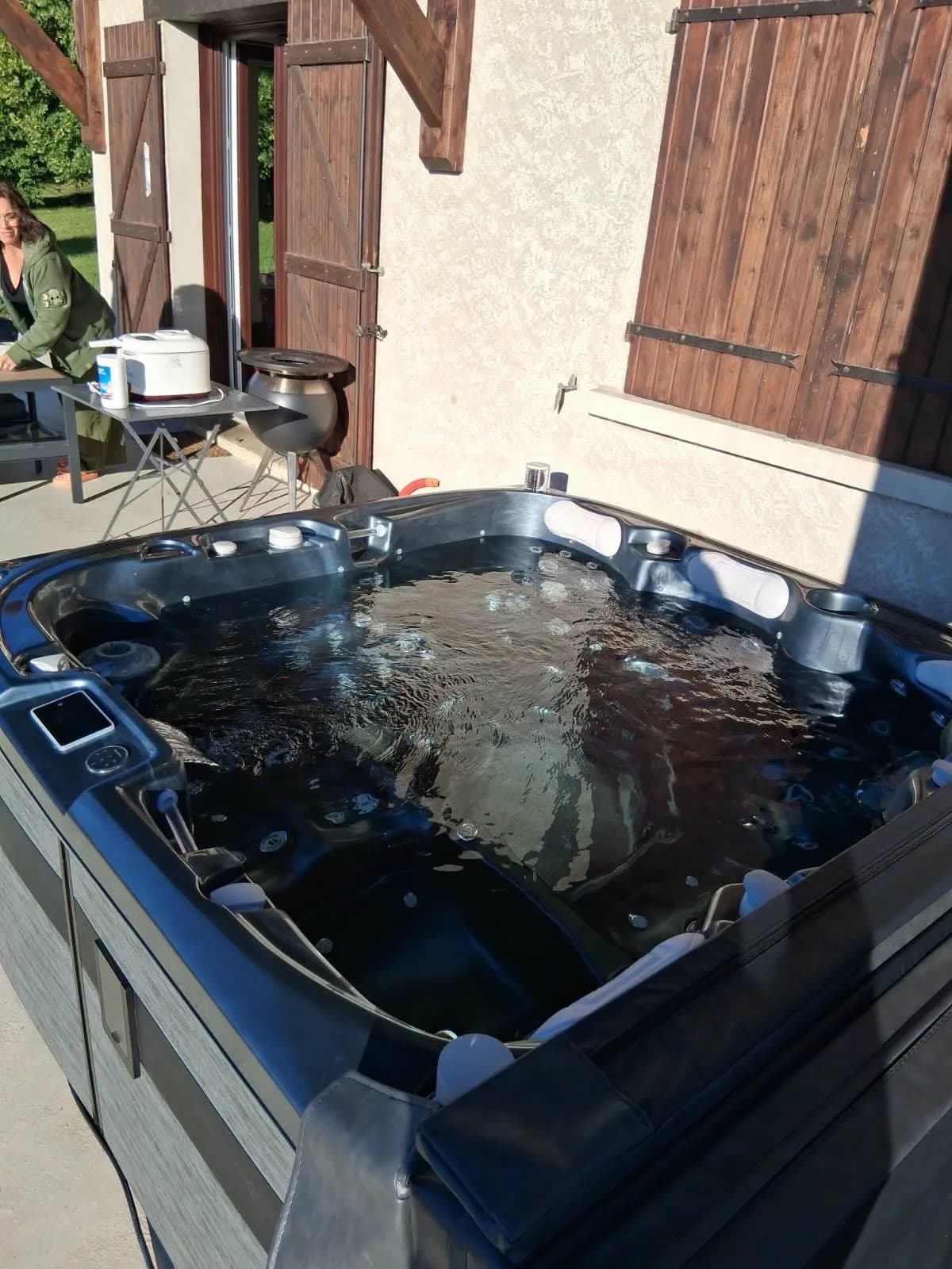 Spa Øppland installé à Flachère, autre vue du chantier