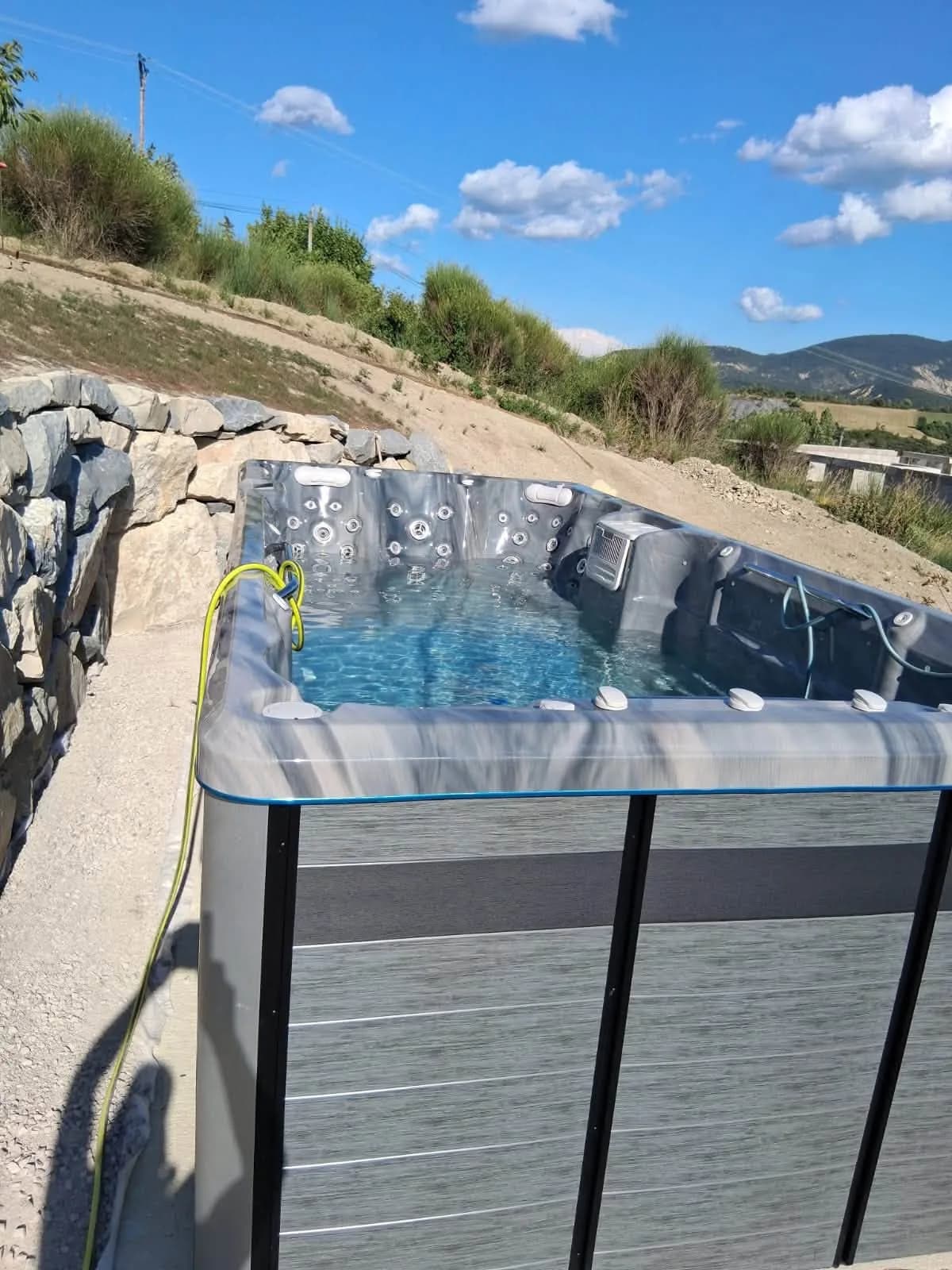 Spa Øxford installé à Rozans, autre vue du chantier