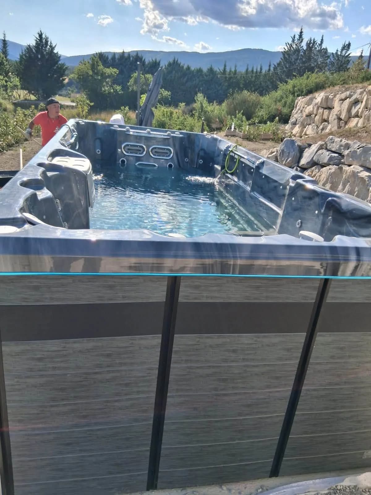 Spa Øxford installé à Rozans, autre vue du chantier