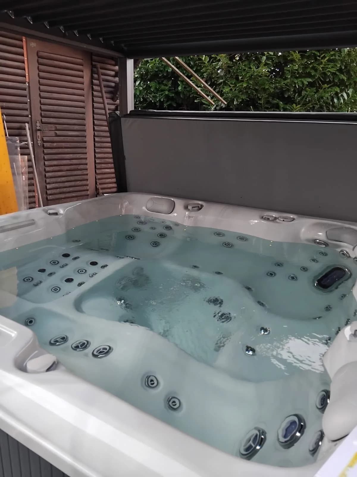 Spa Poseidon installé à Wentzwiller, autre vue du chantier