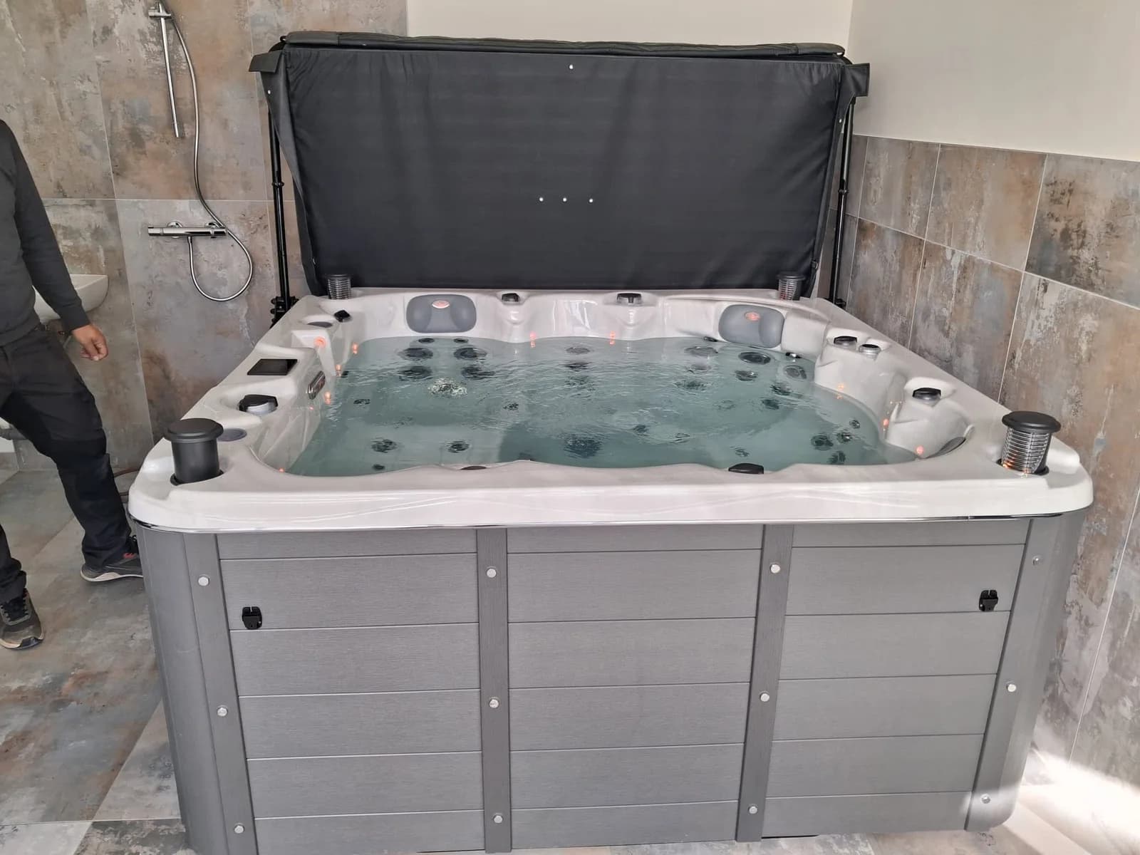 Spa Quebec installé à Drussenheim, autre vue du chantier