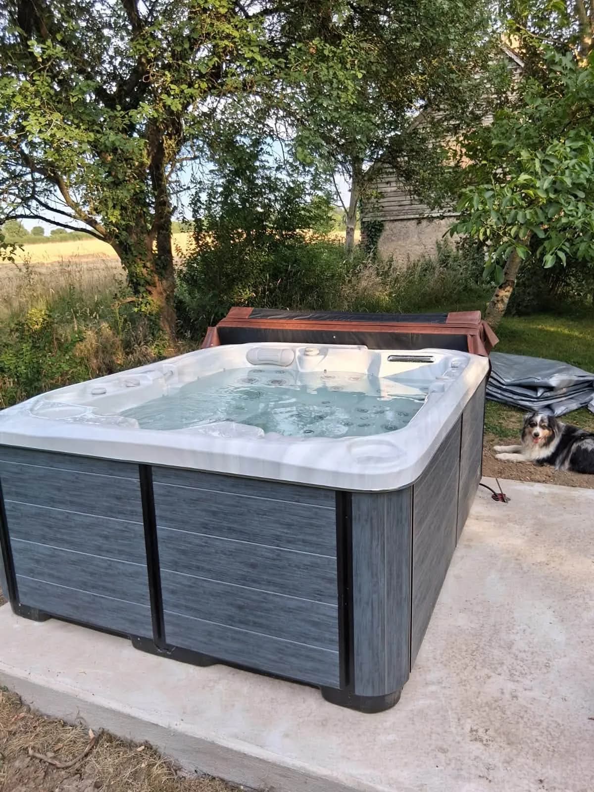Spa Rodberg installé à Saint-Maurice-de-Gourdan