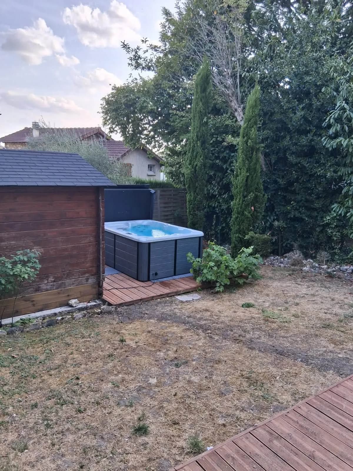 Spa Roma installé à Soisy-sous-Montmorency, autre vue du chantier