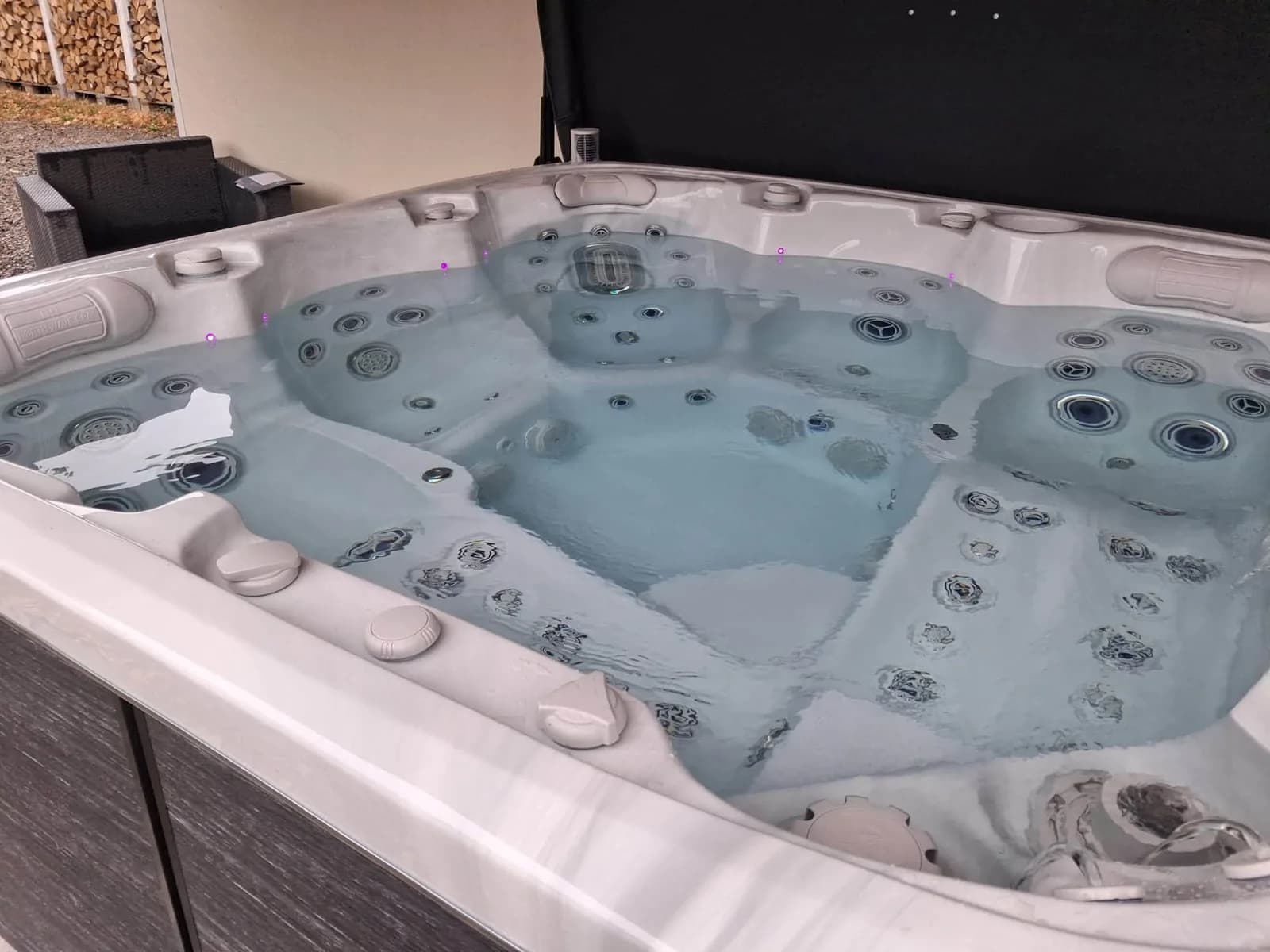 Spa Solveijg installé à Wittenheim, autre vue du chantier livré