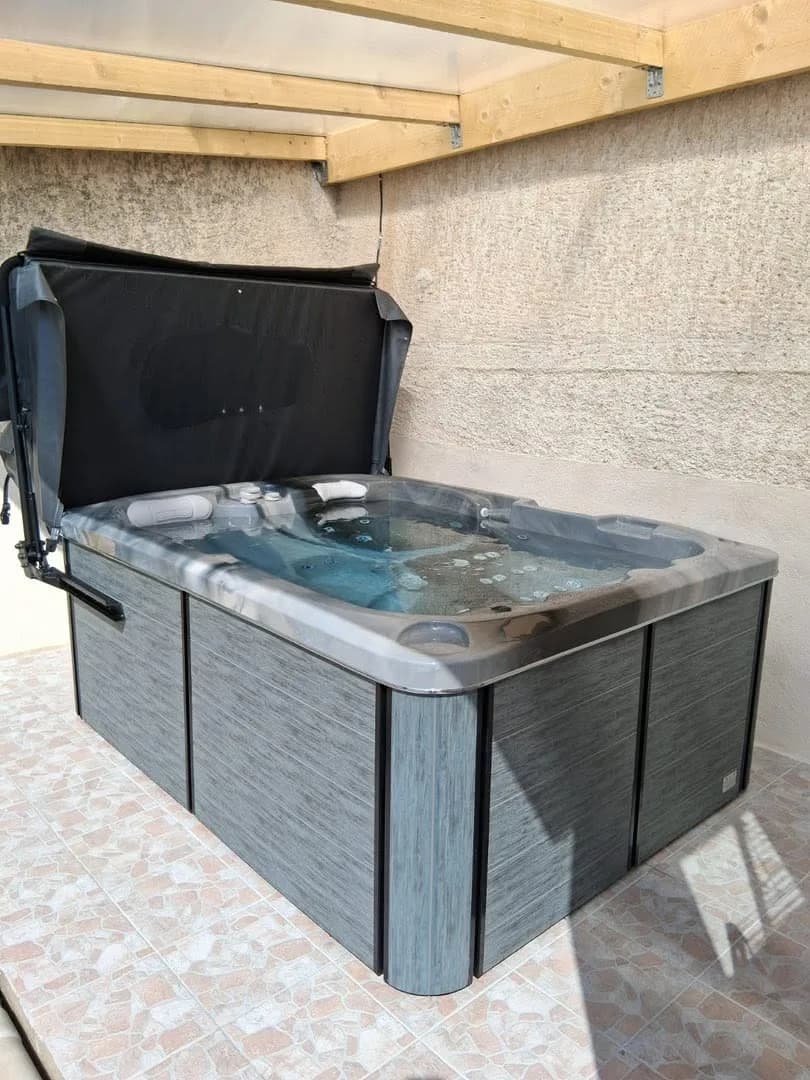 Spa Tonsberg installé à Corbieres