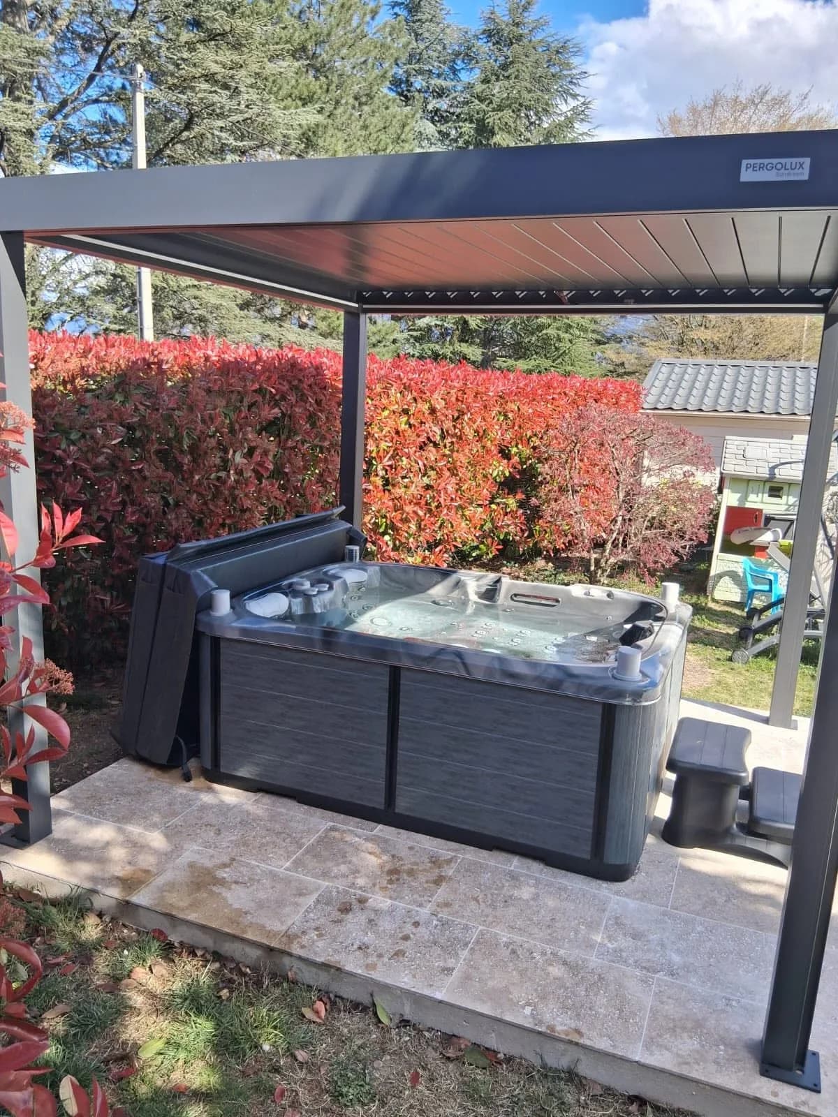 Spa Tonsberg installé à Saint-Cassien, autre vue du chantier