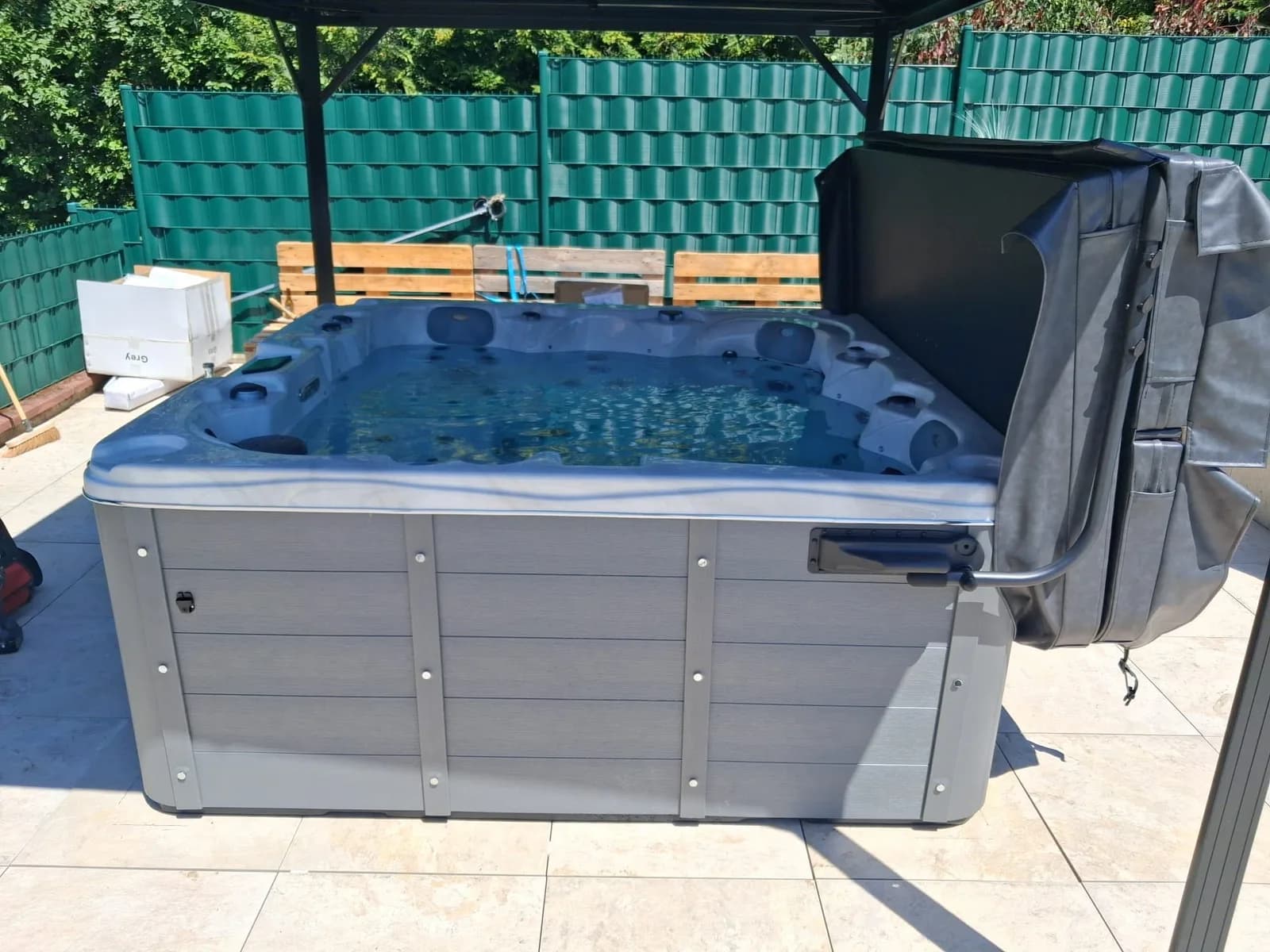 Spa Toronto installé à Russ, autre vue du chantier