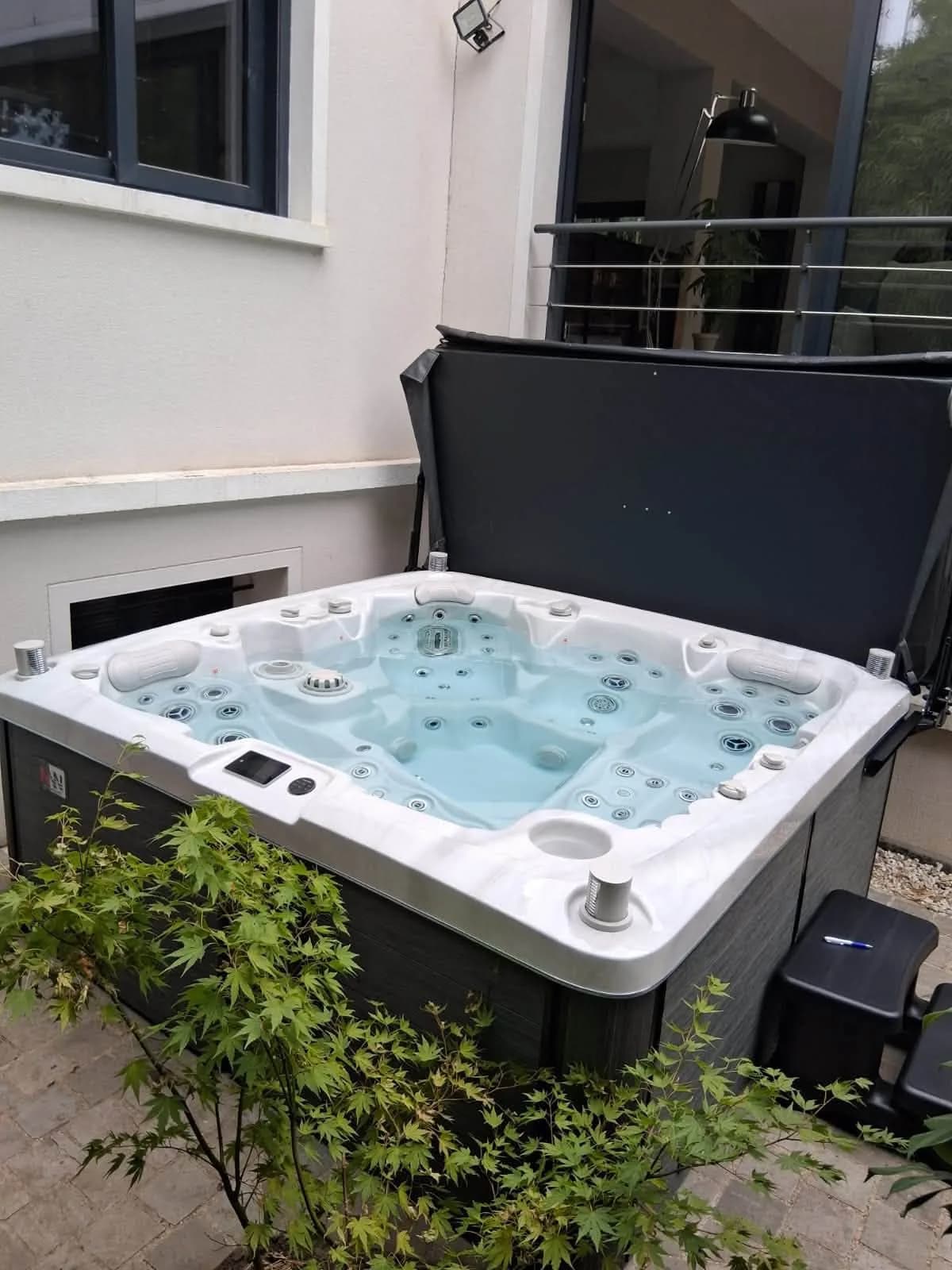 Spa Torvika installé à Palaiseau