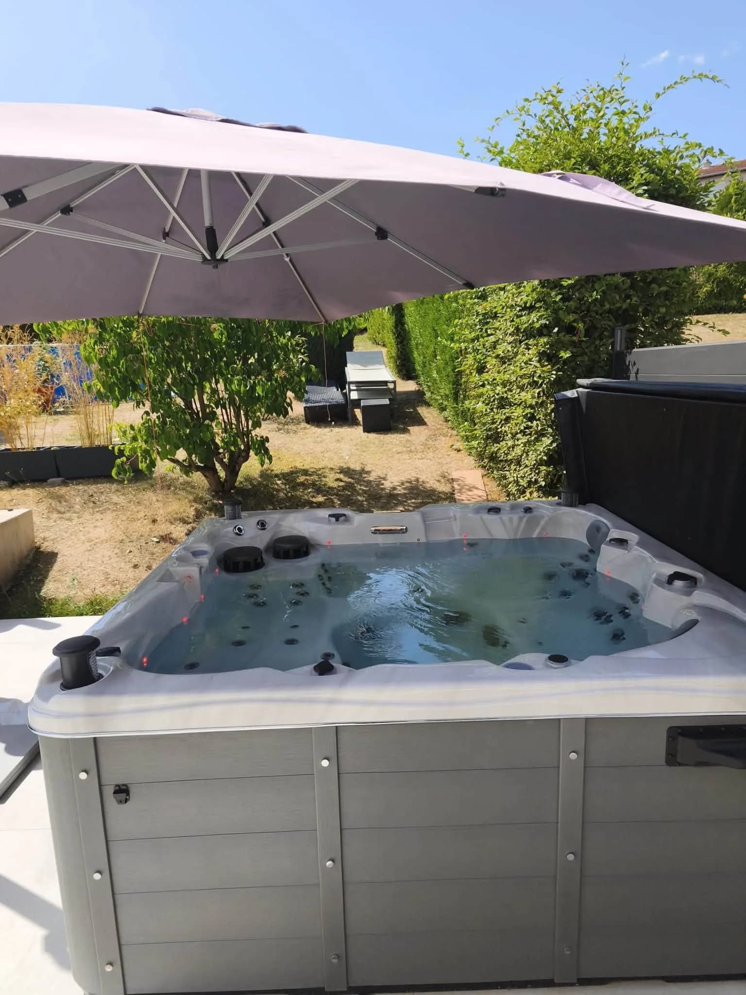 Spa Toronto posé en Moselle, autre vue de l’installation