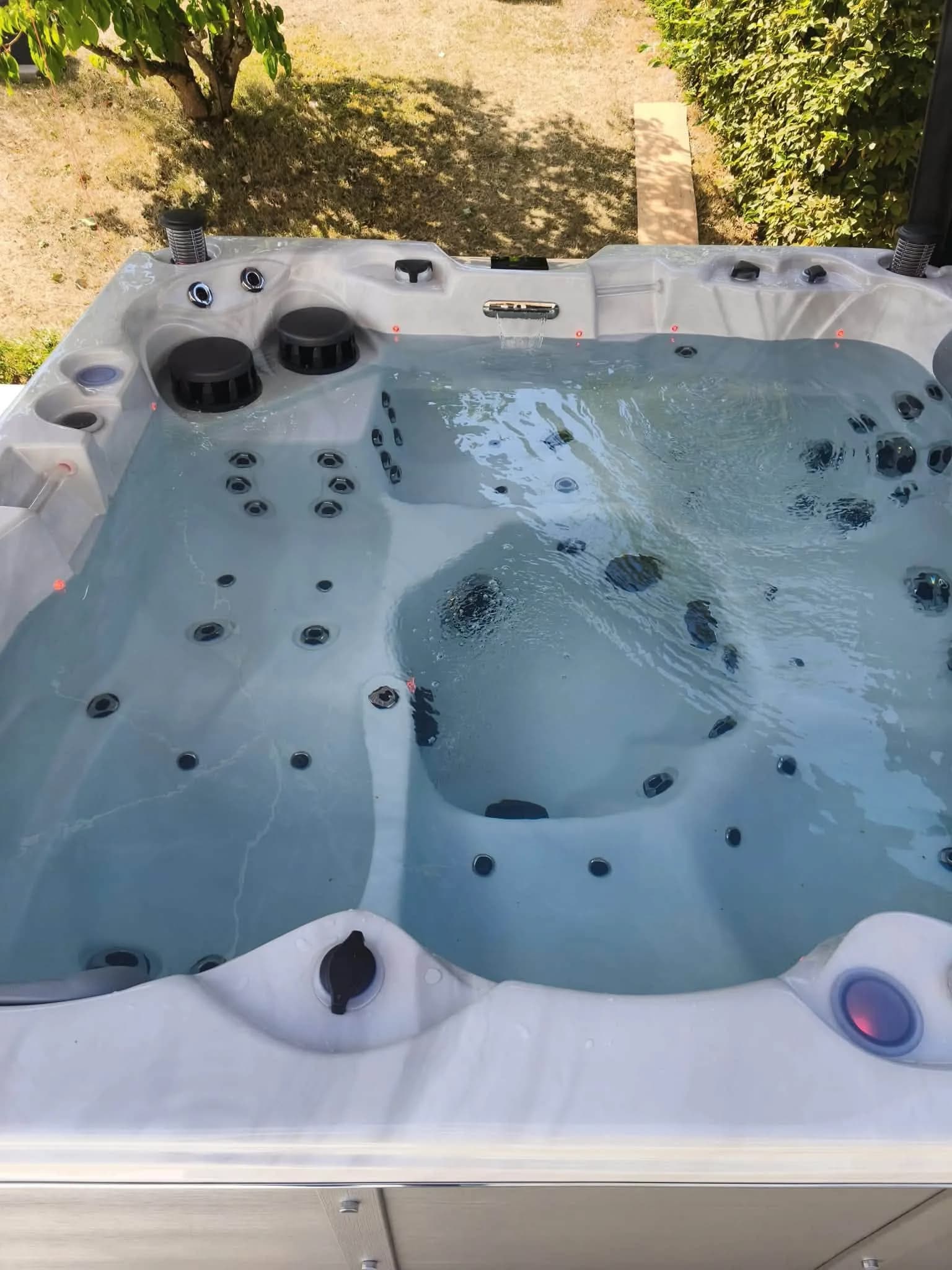 Spa Toronto posé en Moselle, autre vue de l’installation